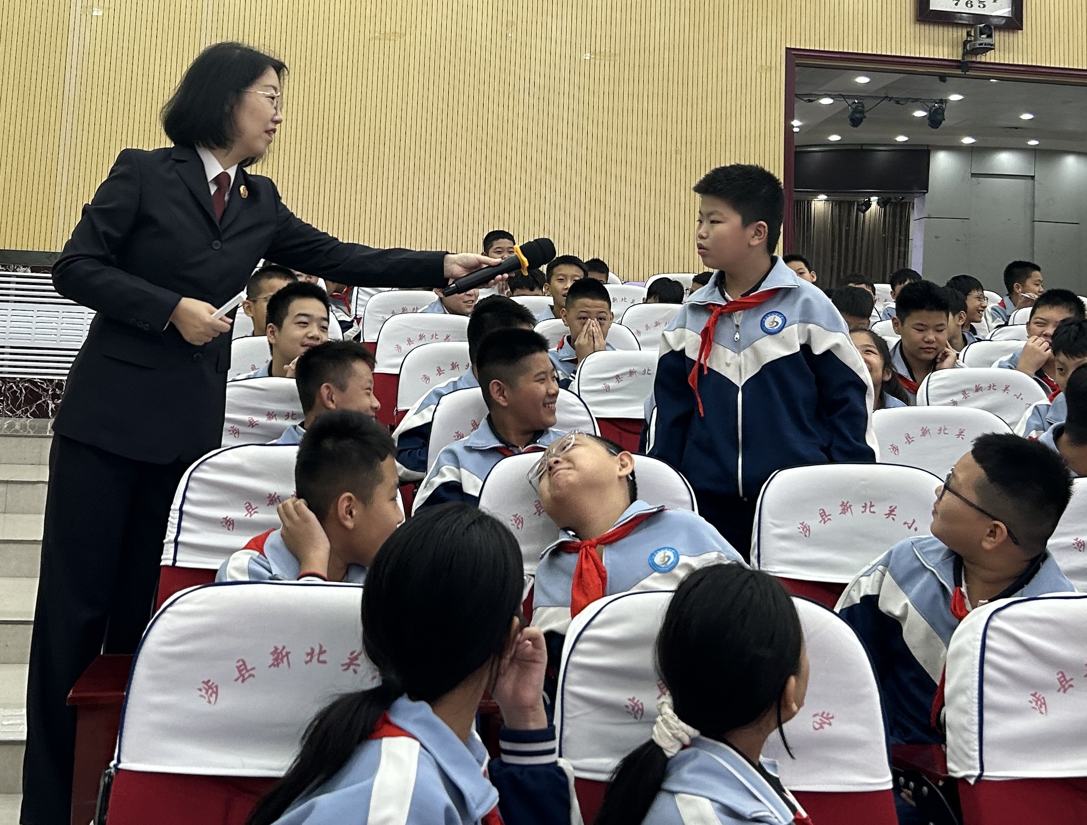 向校园欺凌说不