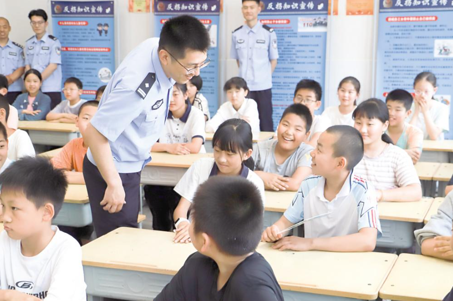 守护少年平安不缺位