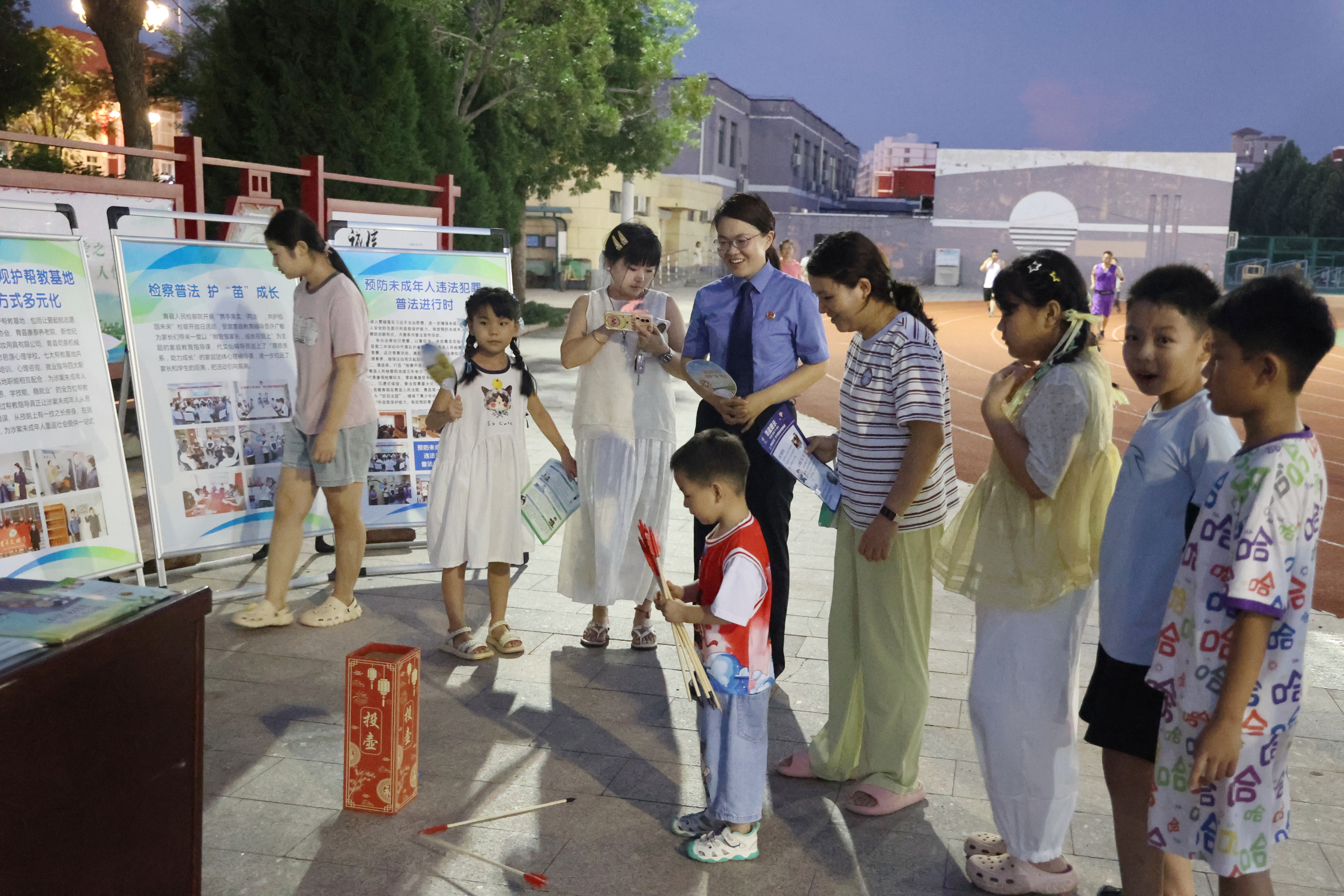 夏夜普法“不打烊”